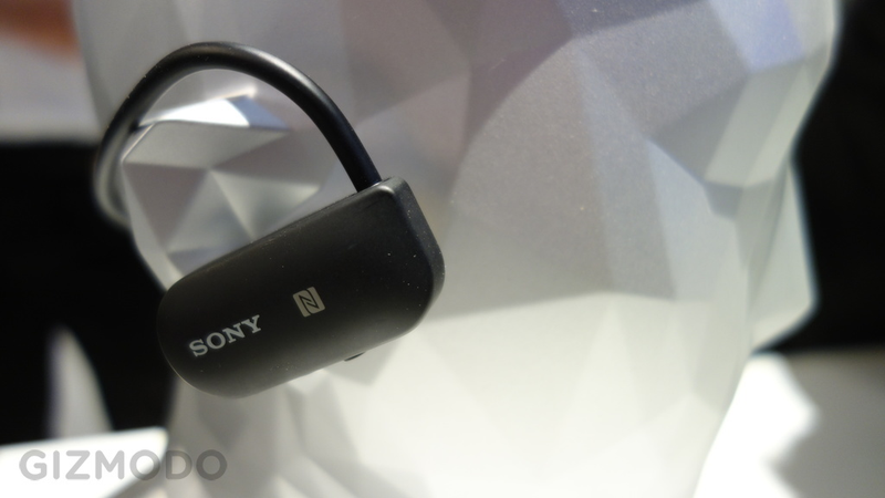 Illustration for article titled Sony Smart B-Trainer: A Walkman That Tracks Your Every Move
